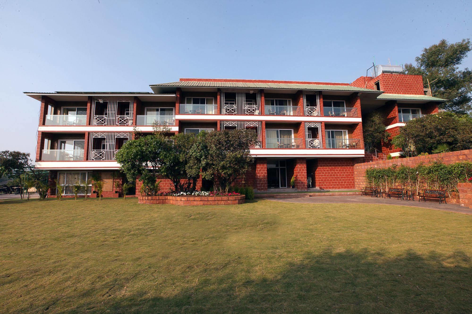 Bella Vista Resort Mahābaleshwar Екстериор снимка